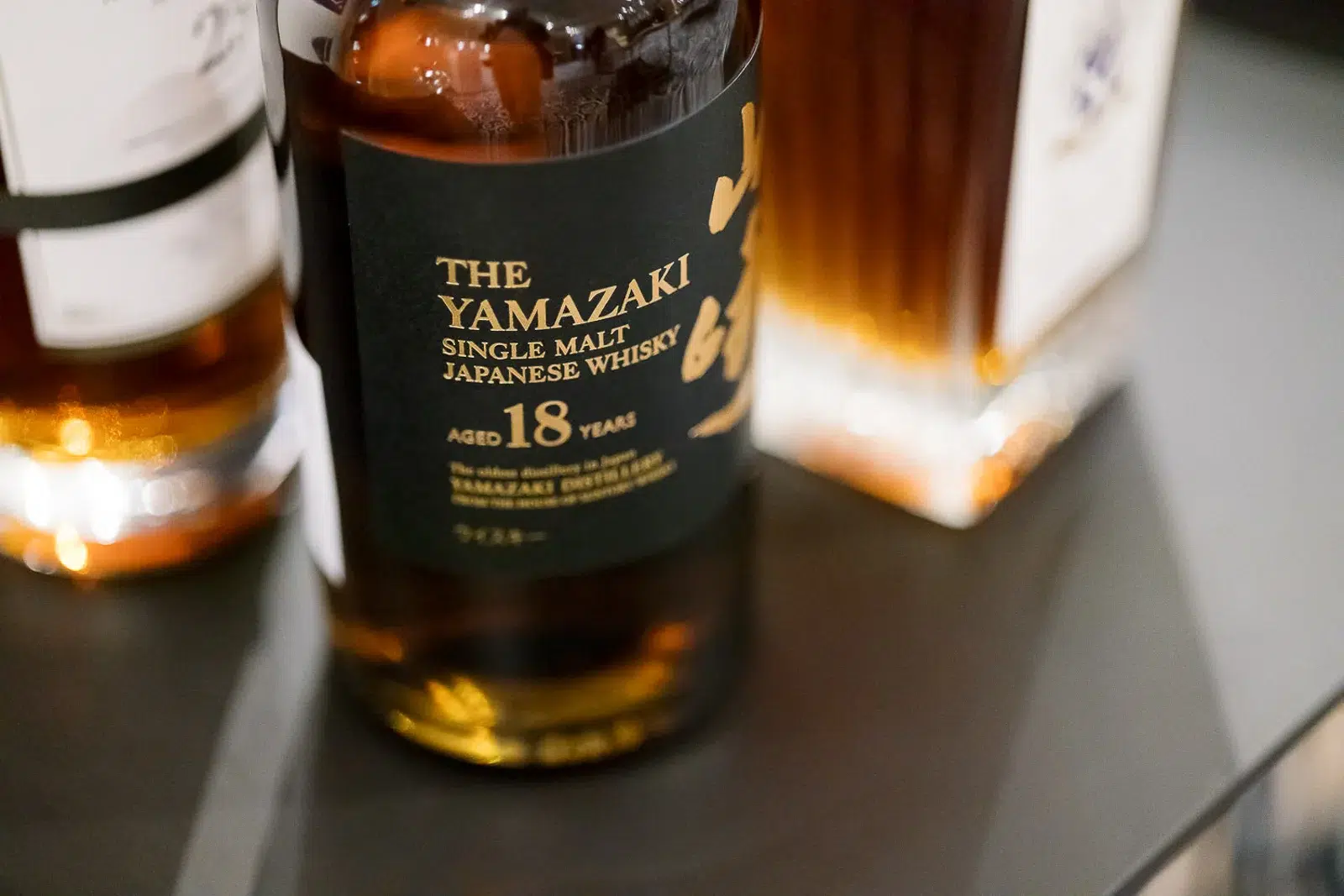 Bouteille de whisky Yamazaki 18 ans, par un photographe publicité Lyon.