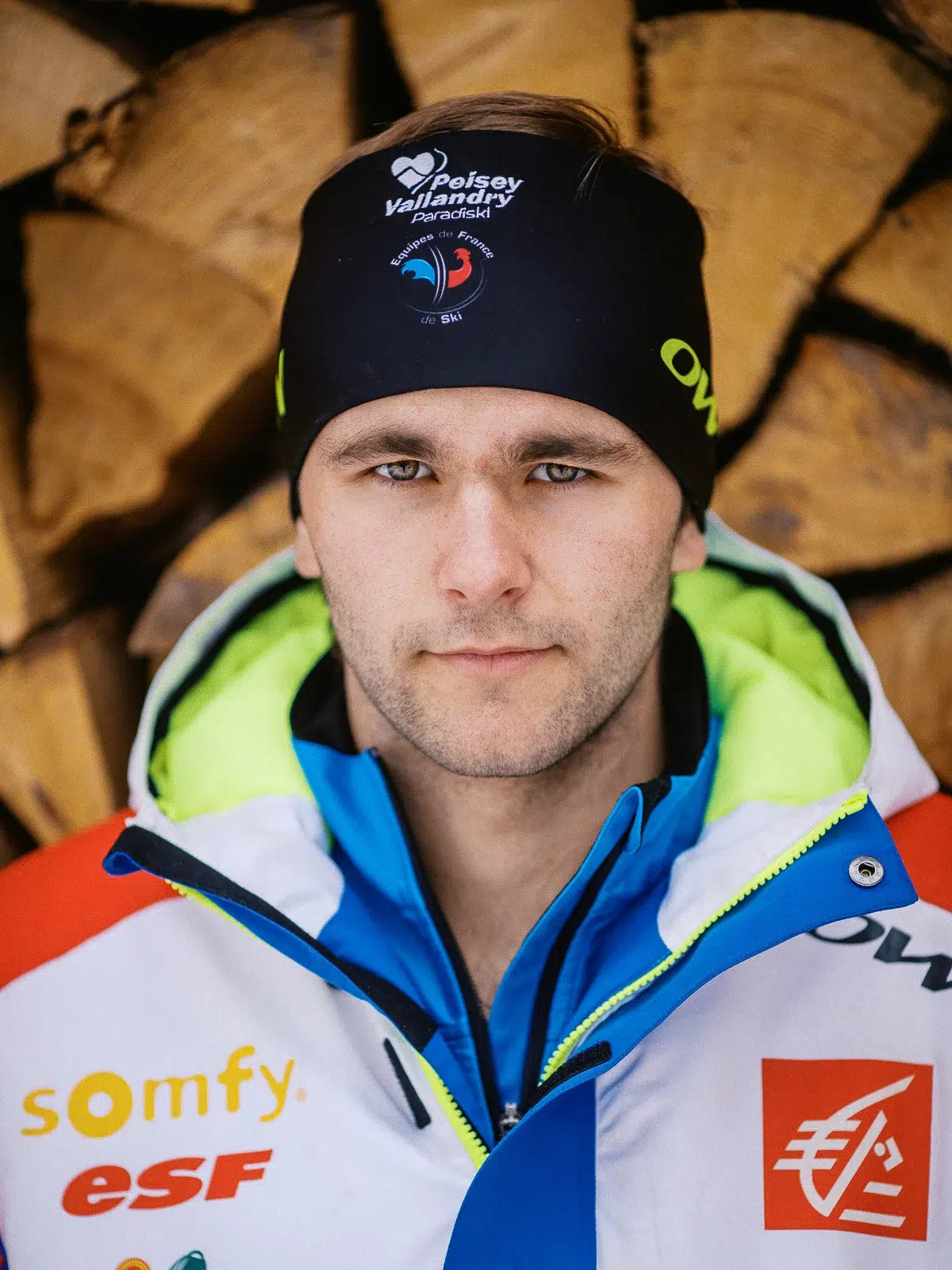 Photographe portrait Lyon : skieur professionnel avec bandeau Peisey-Vallandry.